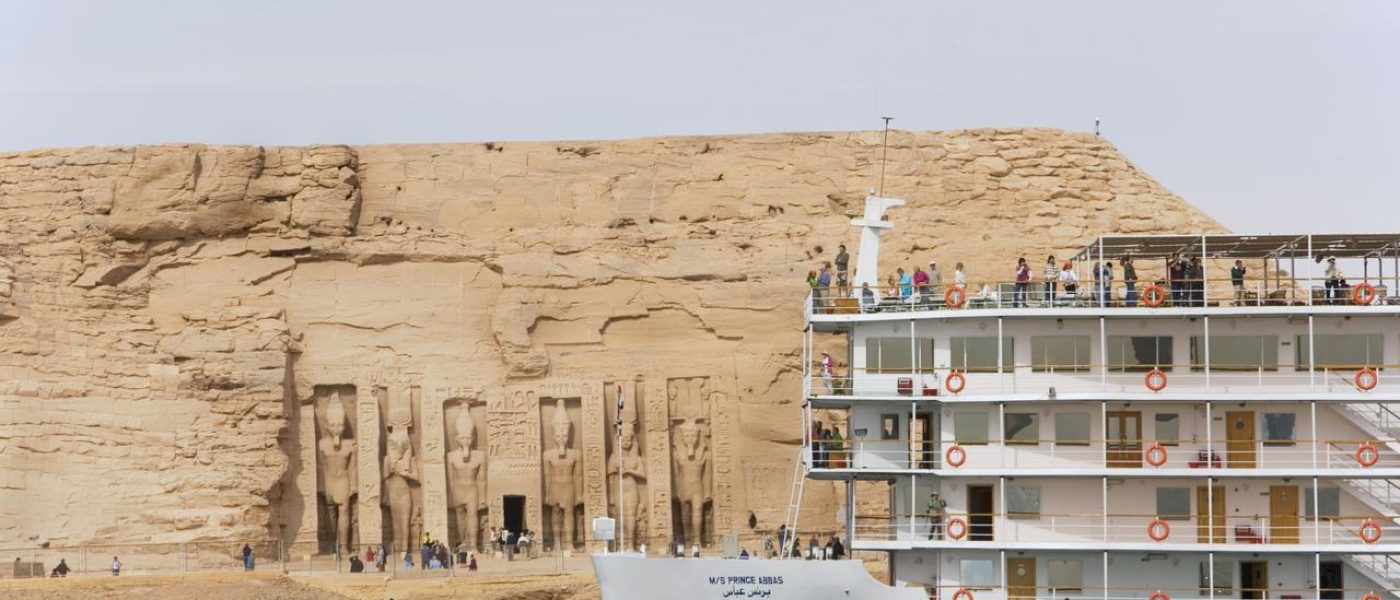 16060631951Movenpick-Prince-Abbas-Lake-Cruise7